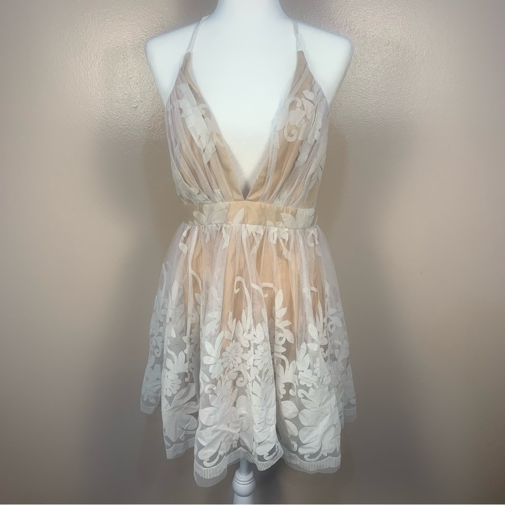 LUXXEL Lace Skater Plunge Neck Mini Dress - Picture 3 of 12